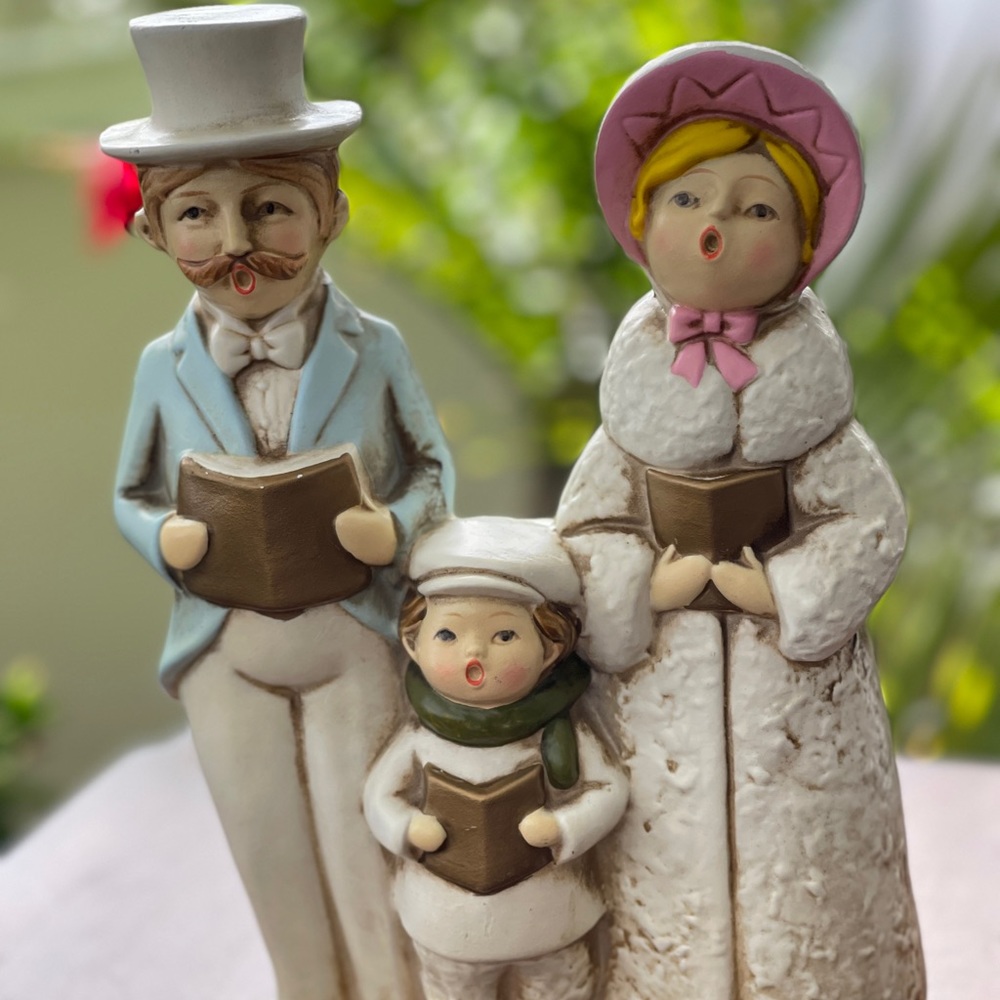 VTG Christmas Carolers Decor